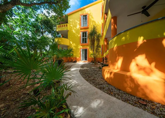 Tropical Ground-Floor 2Br - Playacar Phase 2